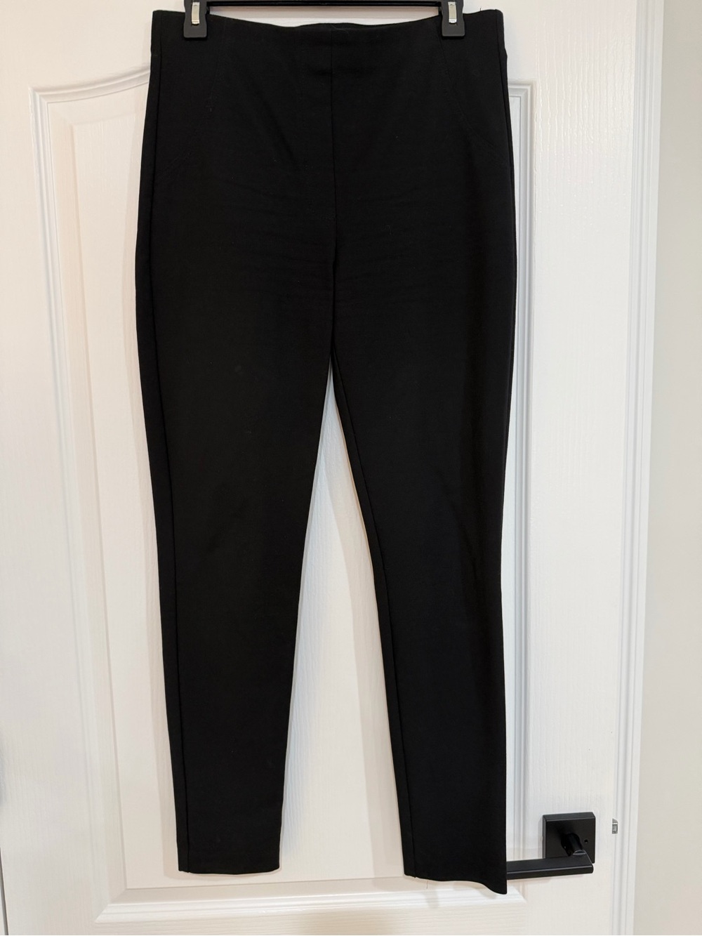 Thalian Black Skinny Ponte Pull-On Dress Pants